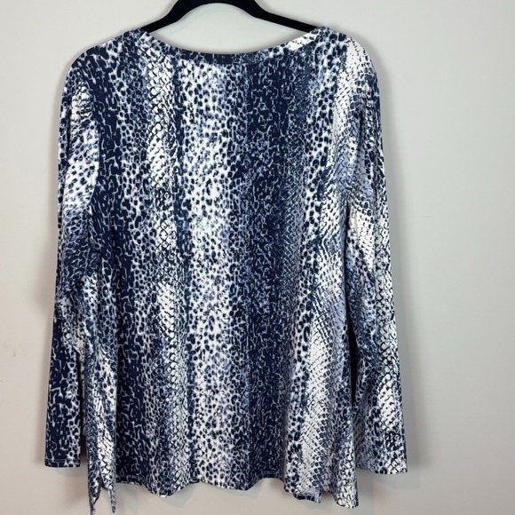 Belle Kim Gravel Womens Blue Leopard Print Long Sleeve Stretch Top sz 1X Comfort - Picture 7 of 10